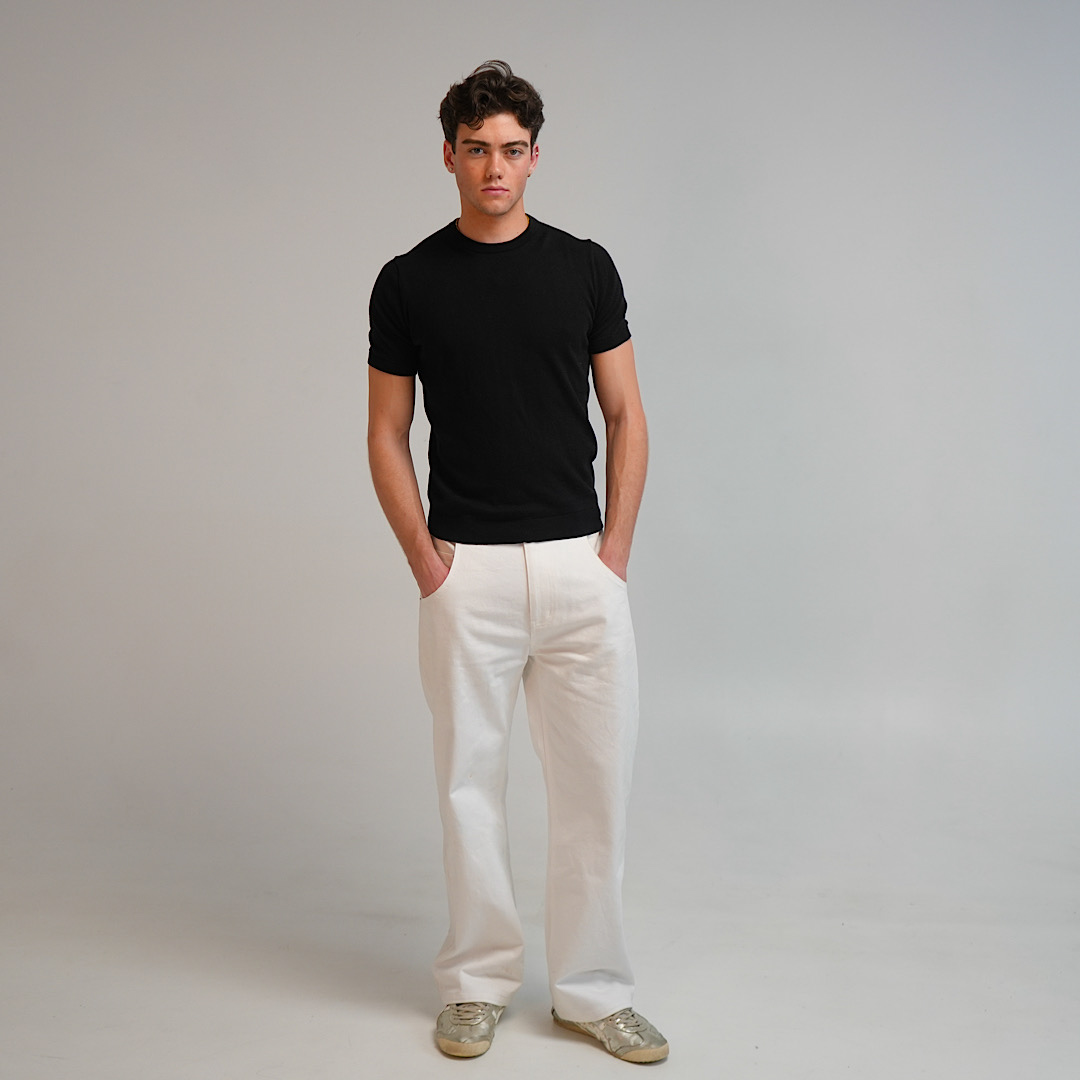 Acid-washed indigo knit, seated